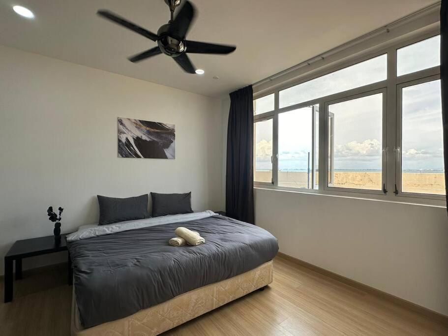 Netflix Seaview 118island Plaza