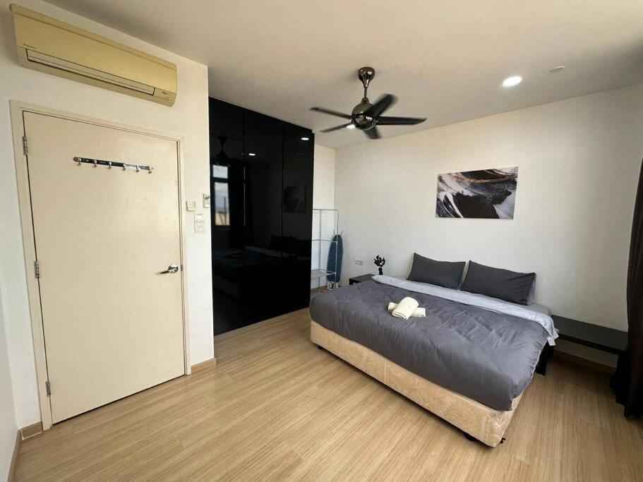 Netflix Seaview 118island Plaza
