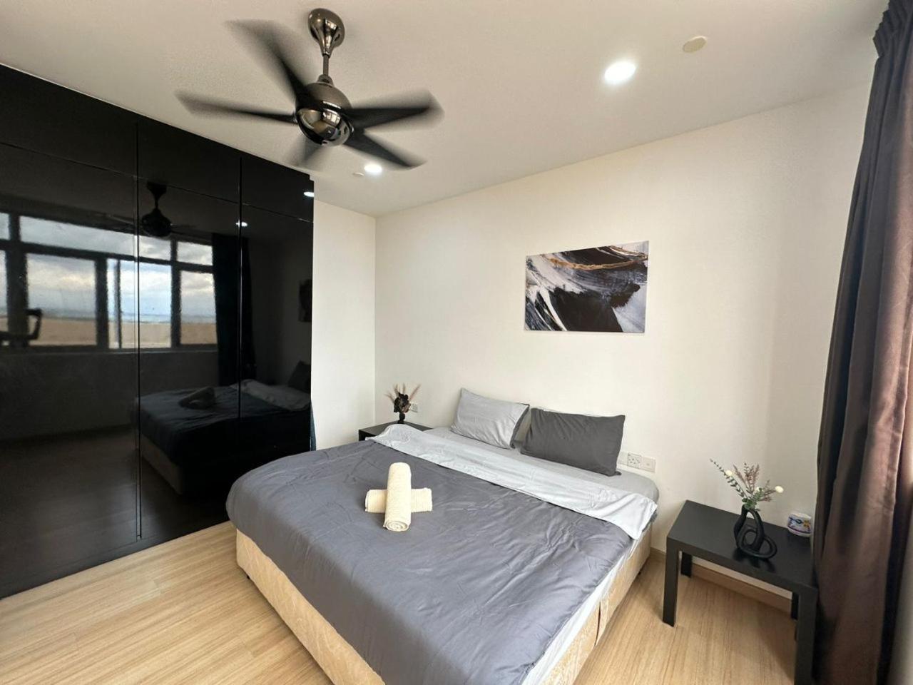 Netflix Seaview 118island Plaza *