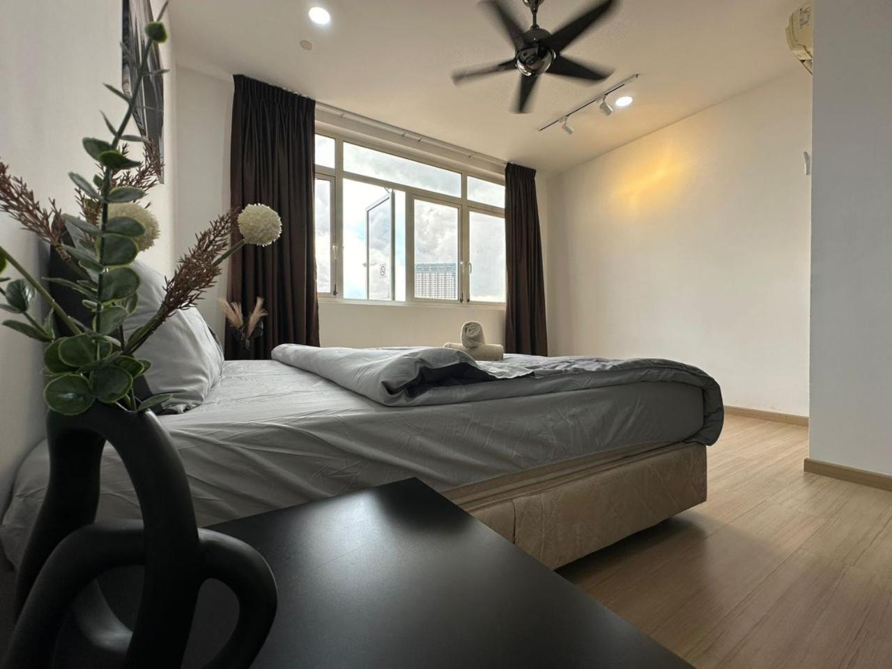 Netflix Seaview 118island Plaza *